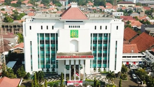Bupati Sampang Jalani Klarifikasi di Kejati Jatim