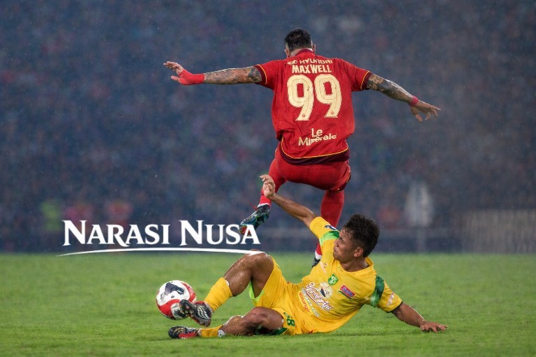 Persija Bungkam Persebaya 3-0 di GBK, Brace Eksel Runtukahu Jadi Penentu