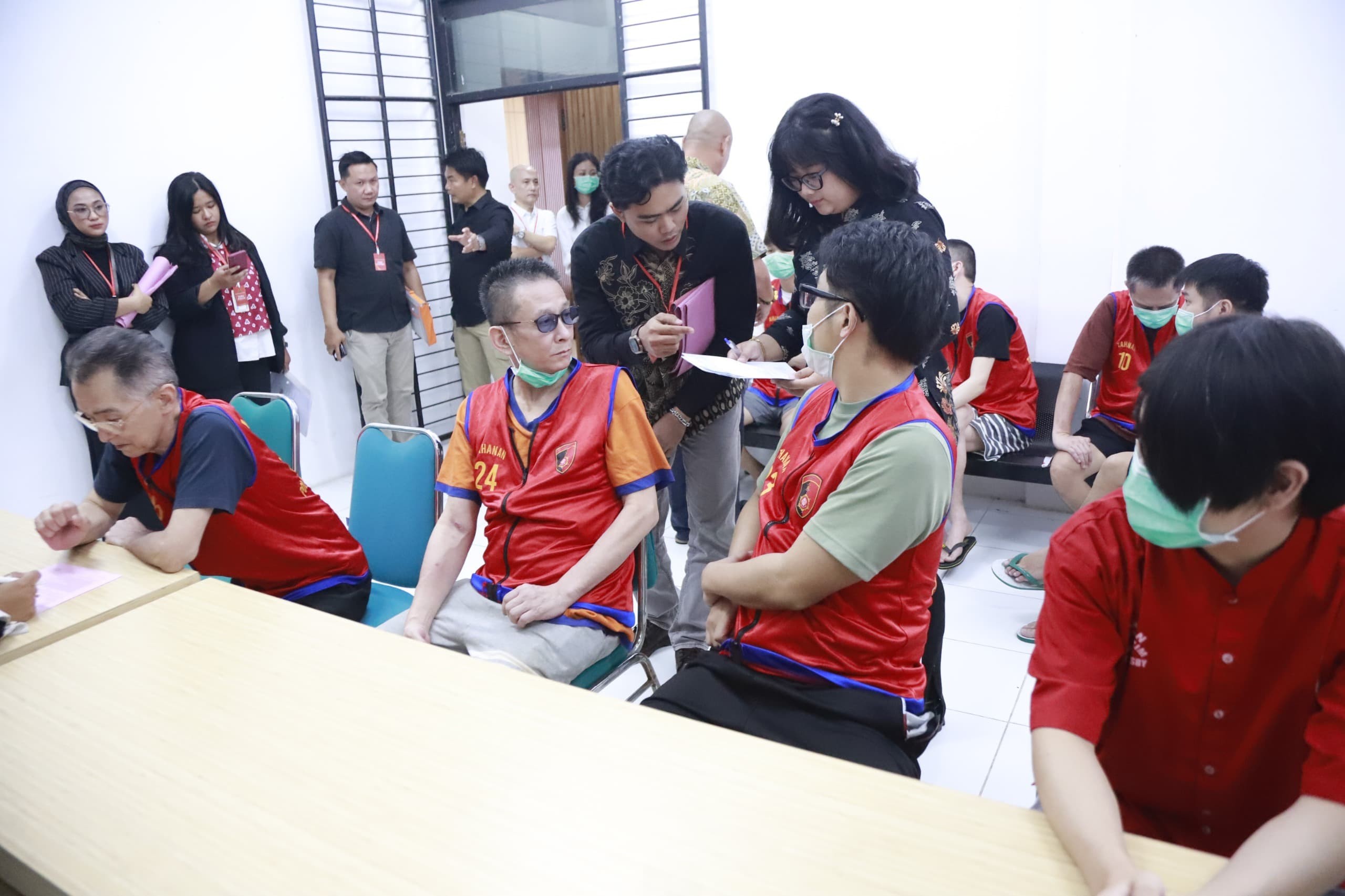Sindikat Love Scamming Internasional Terbongkar di Surabaya, 46 Tersangka dari 4 Negara Dilimpahkan