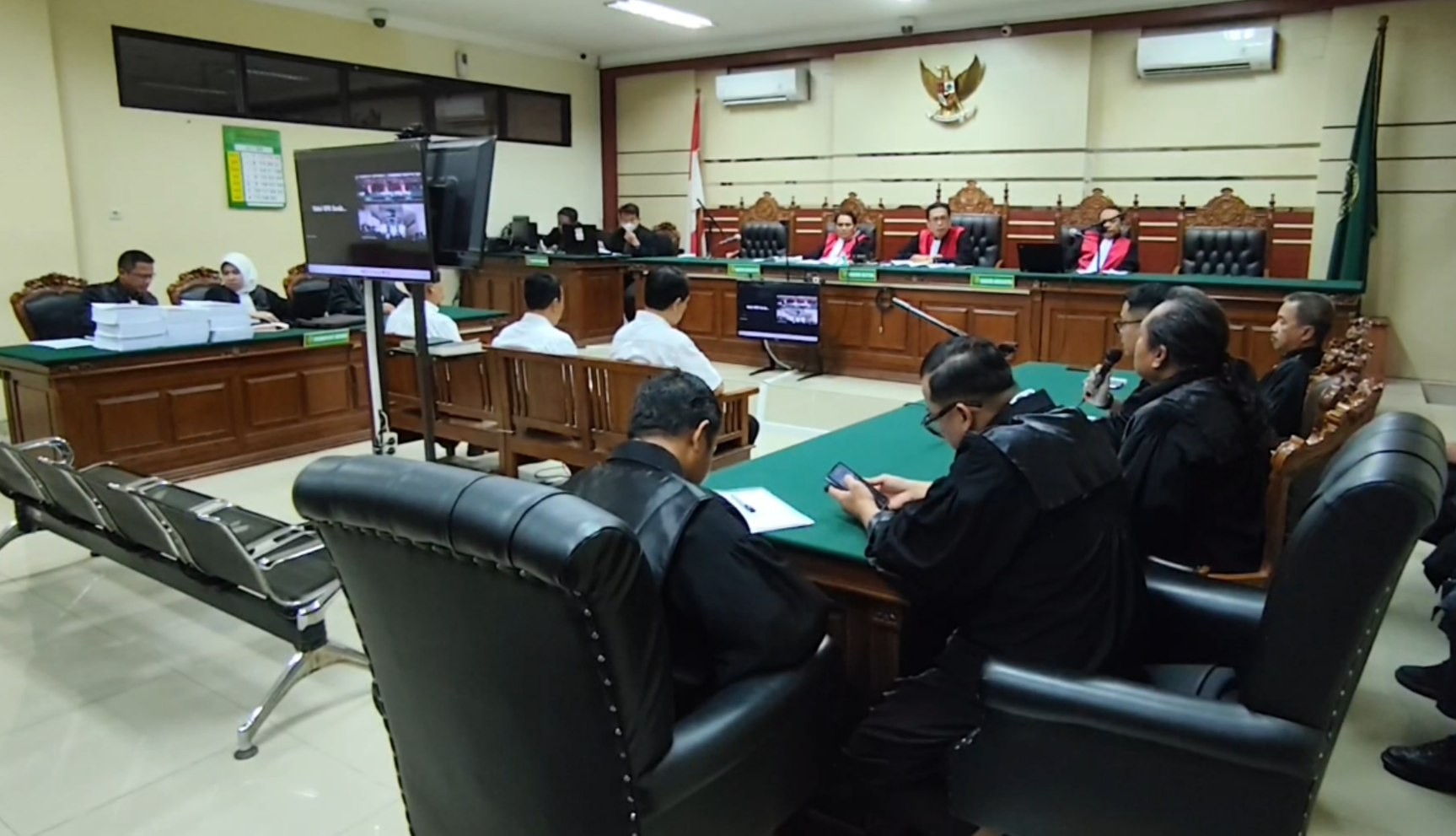 KPK Tuntut Bupati Ponorogo Nonaktif Sugiri Sancoko 7 Tahun Penjara.