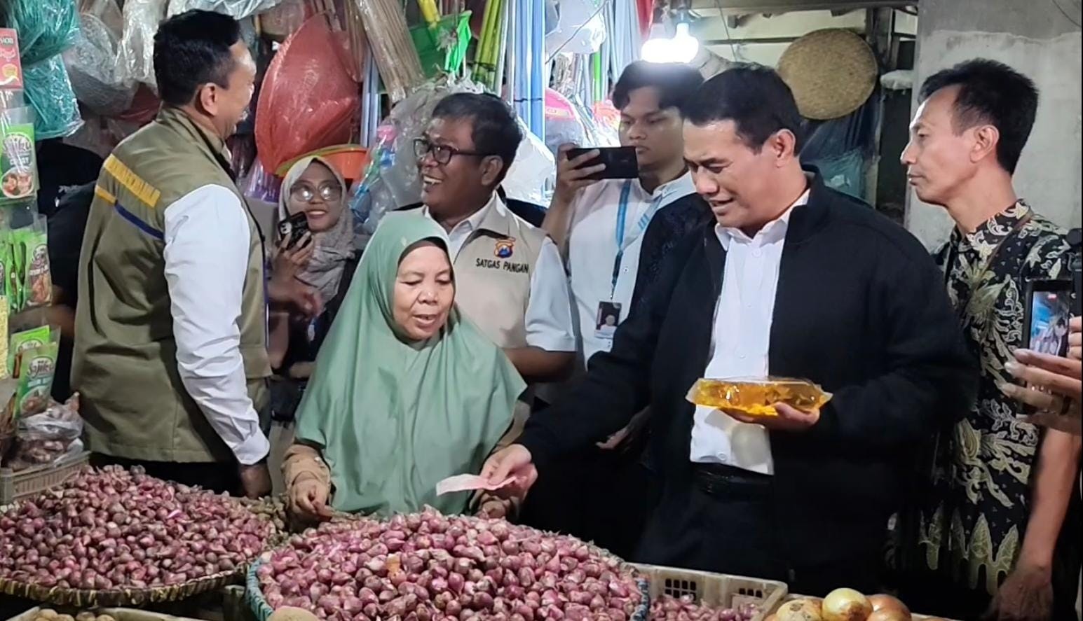 MENTAN Sidak Harga Sembako, Temukan Minyakita Dijual di Atas HET, Minta Satgas Pangan Usut